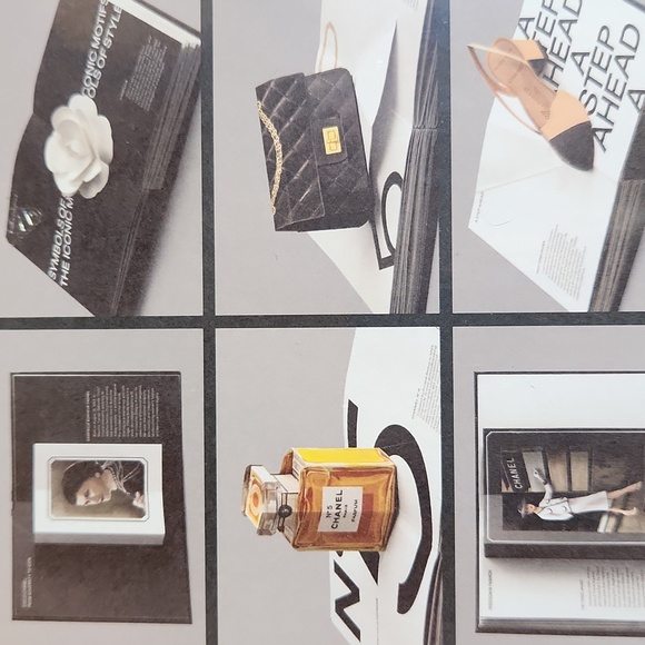 CHANEL Black and White Pop-Up Fashion Book New - Picture 3 of 7